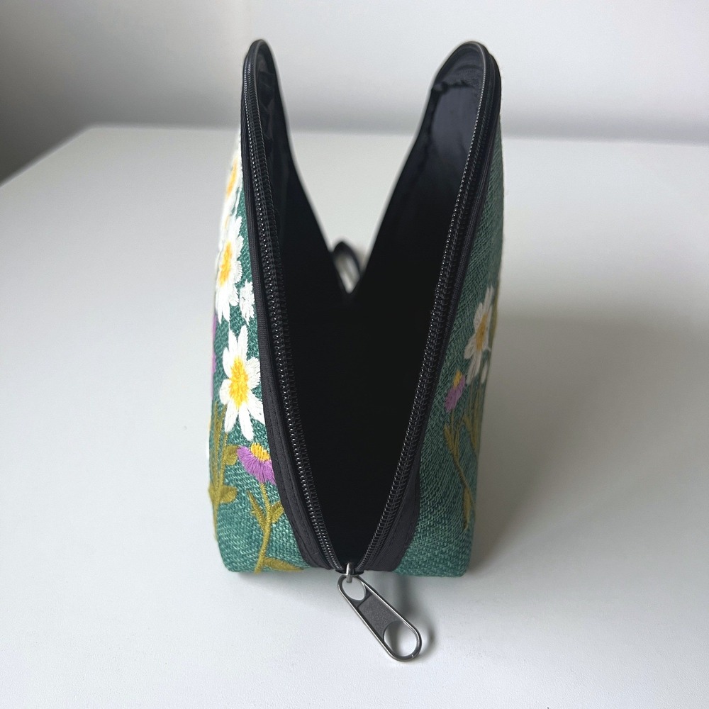 Embroidered Floral Cosmetic Bag Makeup Pouch Green Daisy Travel Toiletry Case - Picture 6 of 13